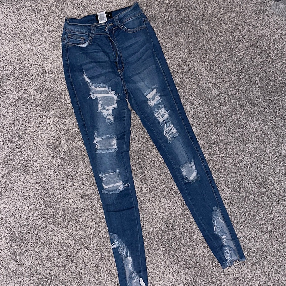 FashionNova ripped skinny jeans